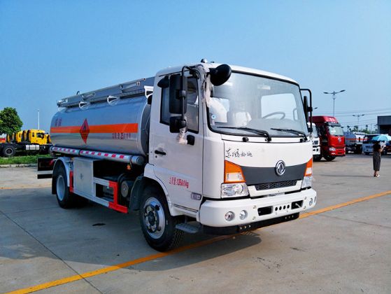 東風(fēng)嘉運(yùn)9噸加油車(chē) 東風(fēng)嘉運(yùn)9噸加油車(chē)